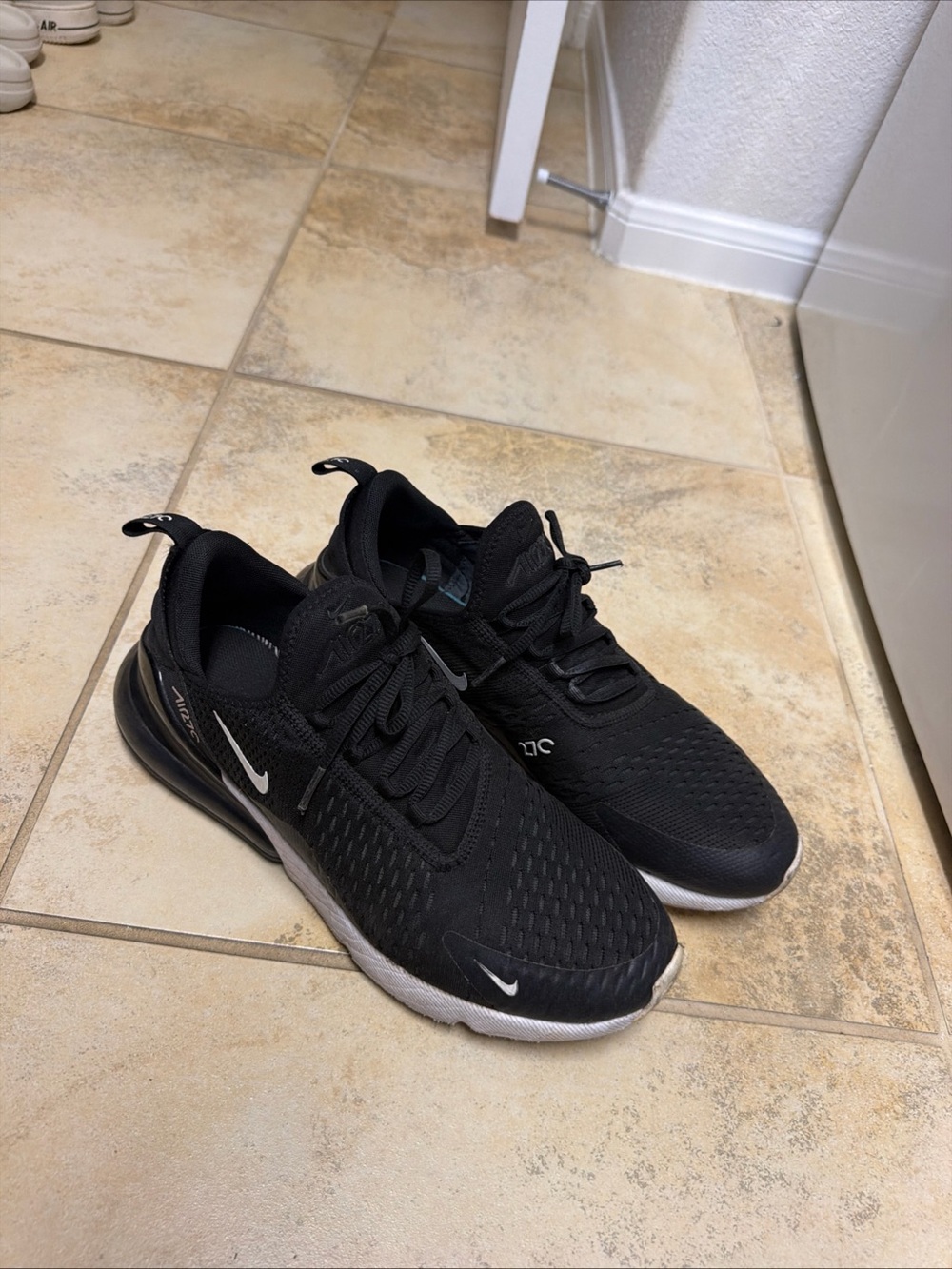 Nike Black and White Men's Cushioned Running Sneakers